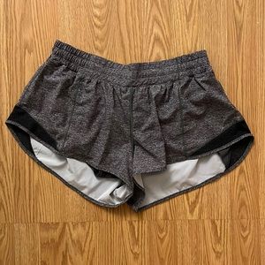 lululemon hotty hot 2.5 gray shorts